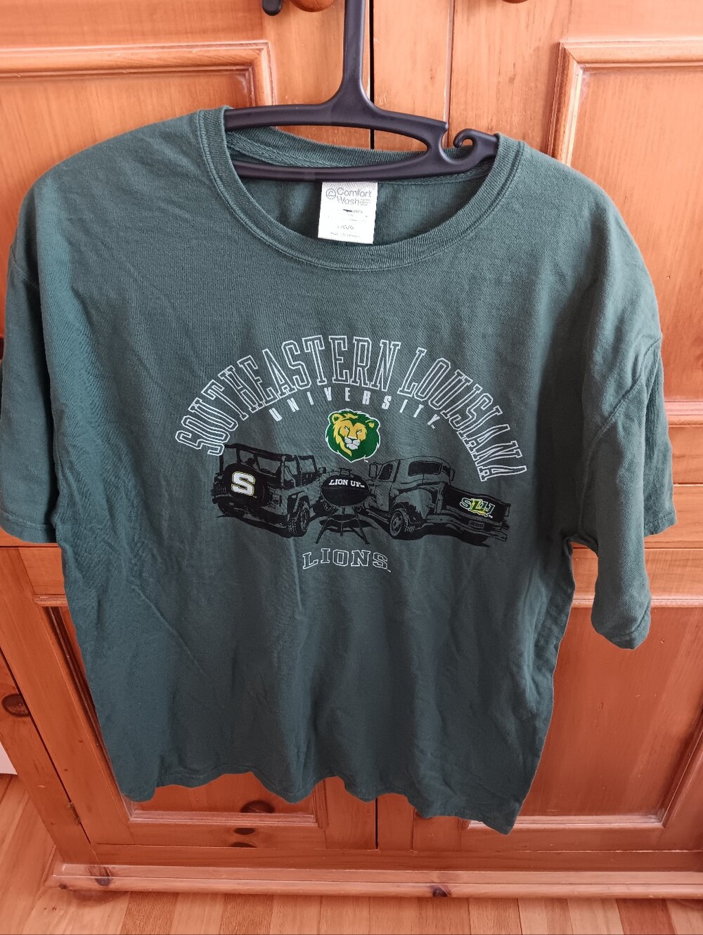 Southeastern Louisiana University Lions Green Graphic T-Shirt New. Large